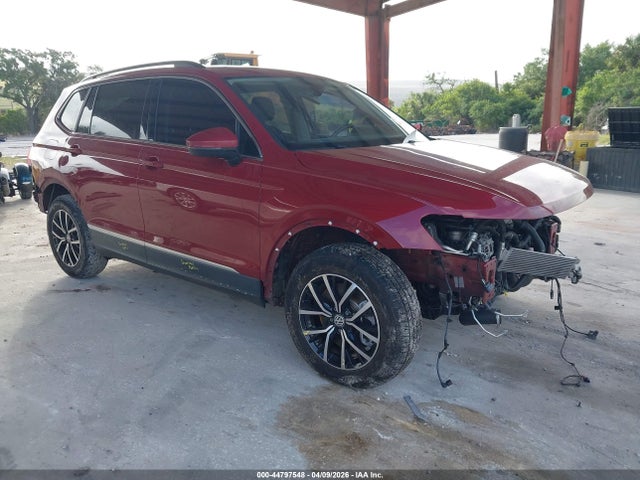 Salvage Volkswagen Tiguan Image