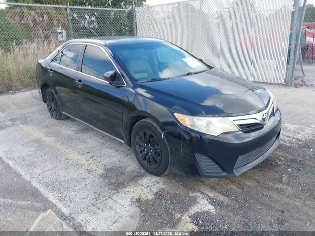 Salvage Toyota Camry Image