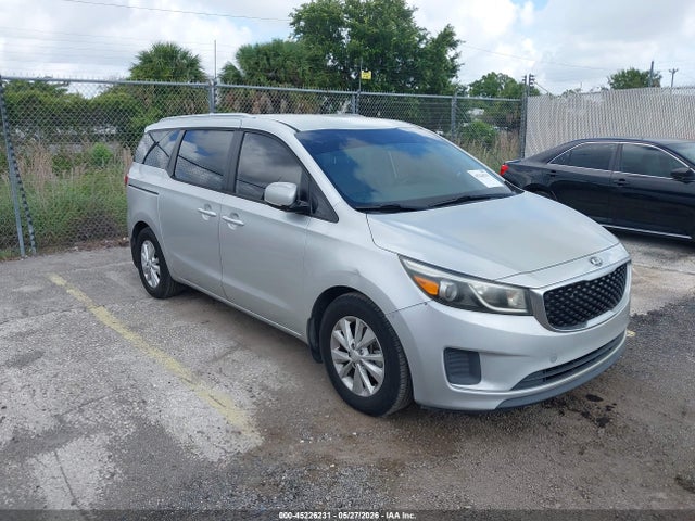 Salvage Kia Sedona Image