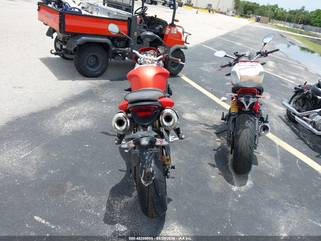 Triumph Street Triple R
