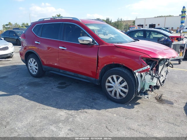 Salvage Nissan Rogue Image
