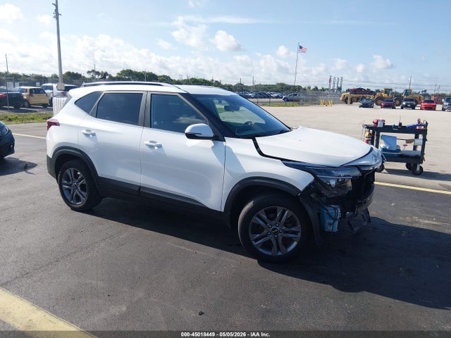 Salvage Kia Seltos Image