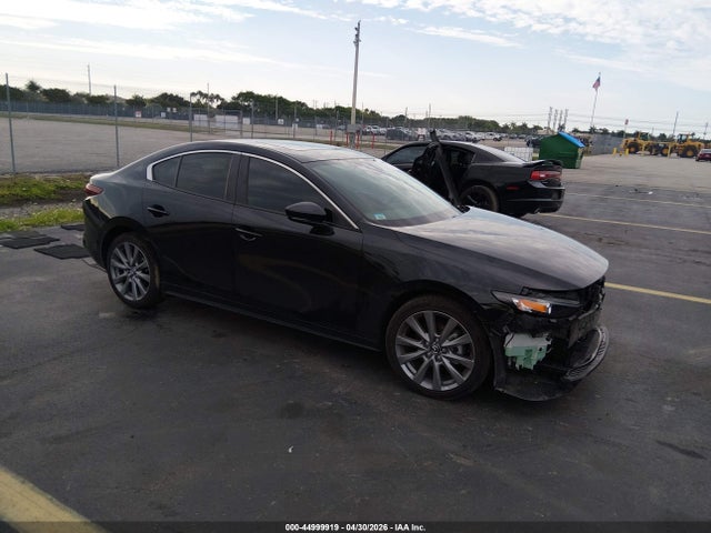 Salvage Mazda Mazda3 Image