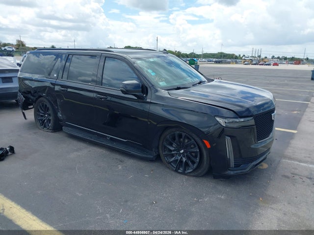 Salvage Cadillac Escalade Image