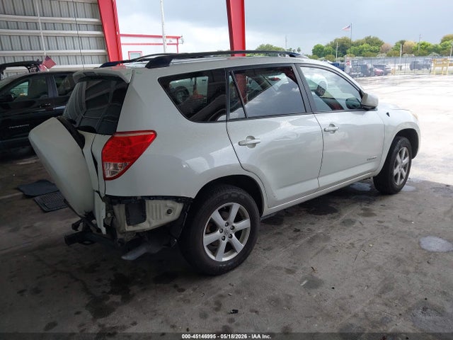 Toyota RAV4 Limited V6