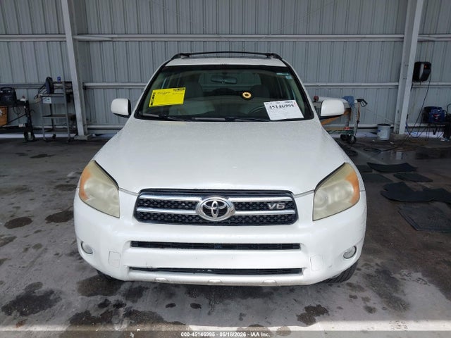 Toyota RAV4 Limited V6