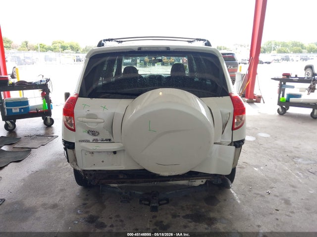 Toyota RAV4 Limited V6