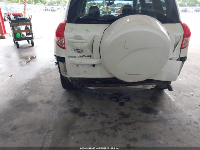 Toyota RAV4 Limited V6