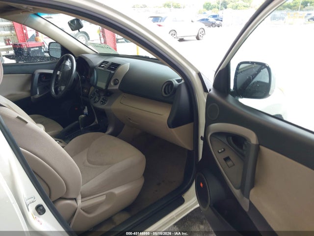 Toyota RAV4 Limited V6