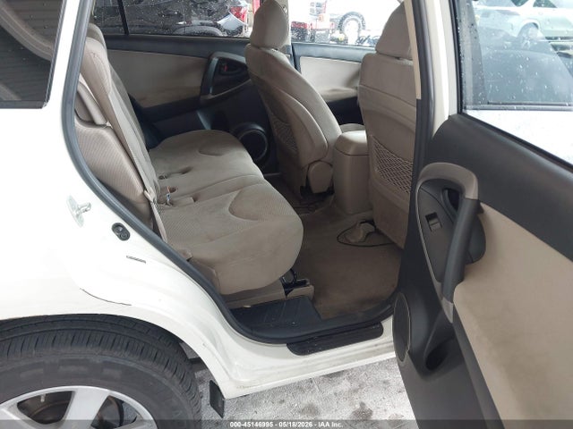 Toyota RAV4 Limited V6