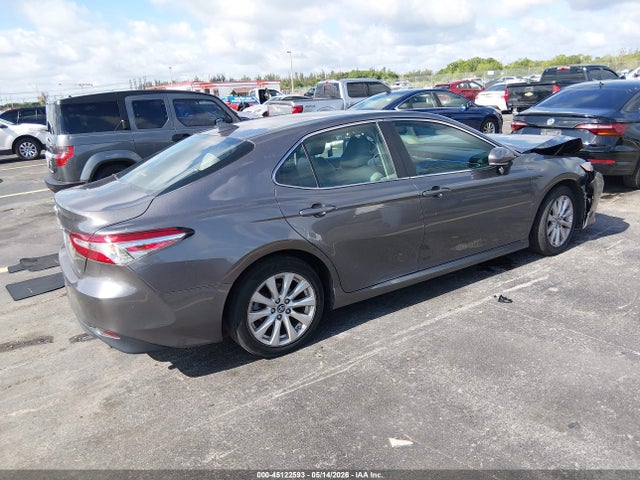 Toyota Camry Le