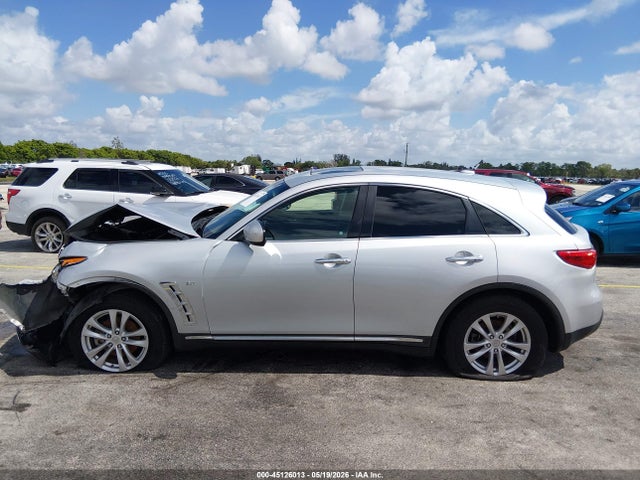 INFINITI Qx