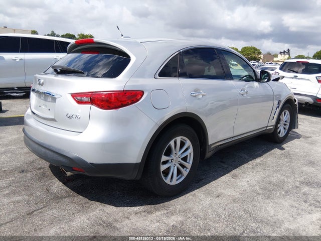 INFINITI Qx