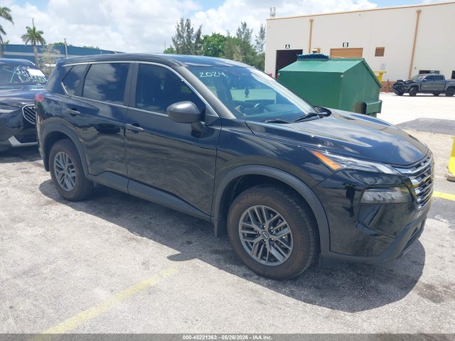 Salvage Nissan Rogue Image