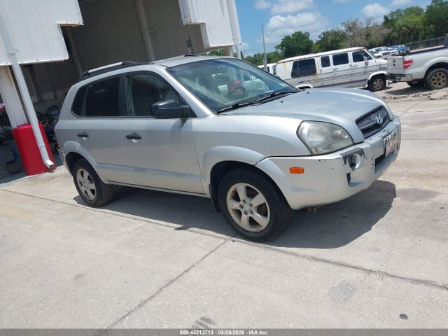Salvage Hyundai TUCSON Image