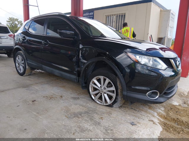 Salvage Nissan Rogue Image