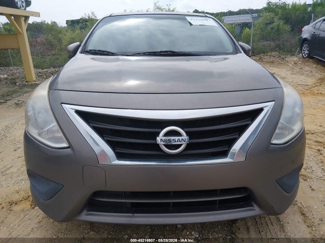 Nissan Versa 1.6 S+