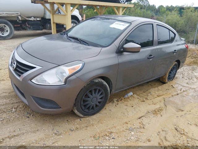 Nissan Versa 1.6 S+