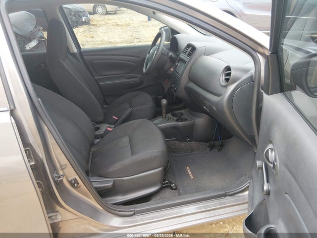 Nissan Versa 1.6 S+