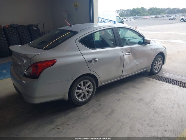 Nissan Versa 1.6 Sv