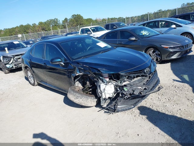 Salvage Toyota Camry Image