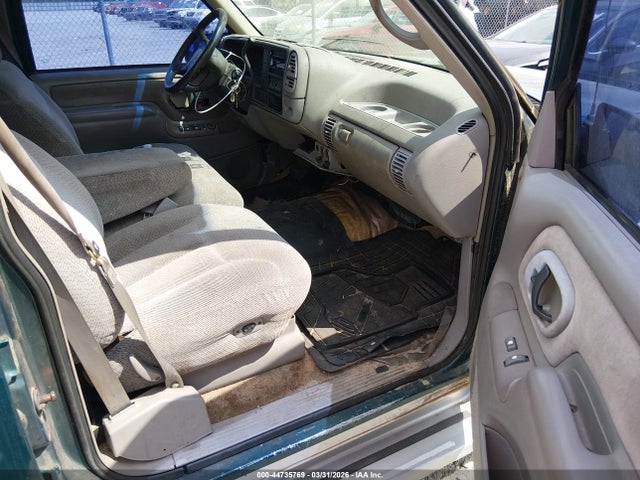 Chevrolet Suburban C1500