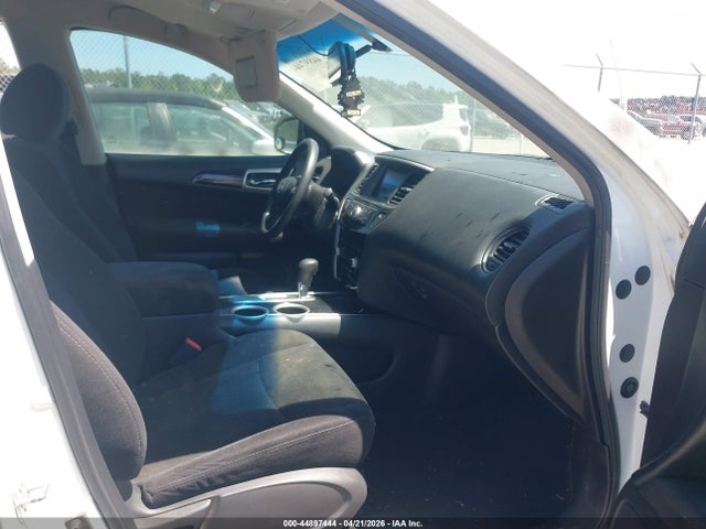 Nissan Pathfinder S