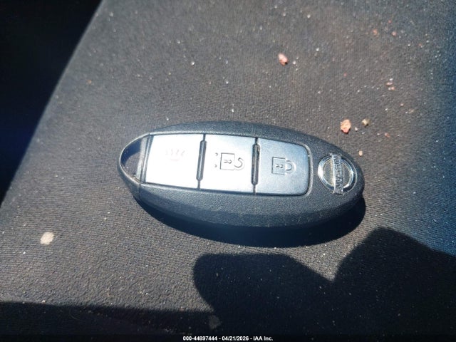 Nissan Pathfinder S