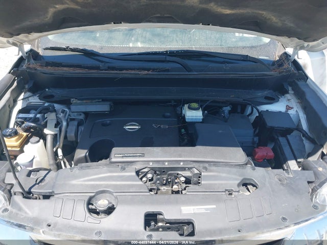 Nissan Pathfinder S