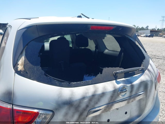 Nissan Pathfinder S
