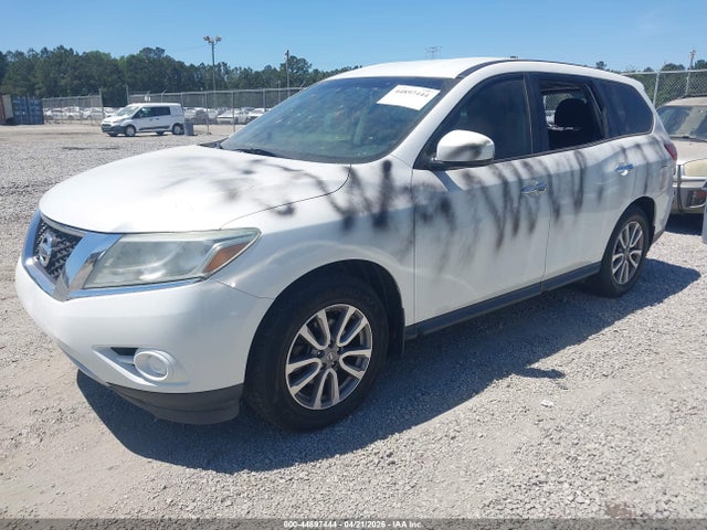 Nissan Pathfinder S