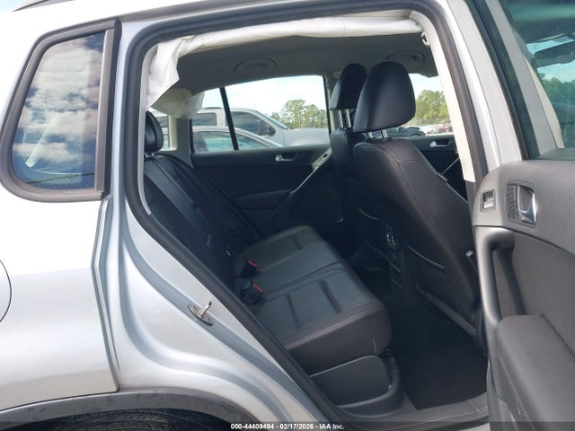 Volkswagen Tiguan S