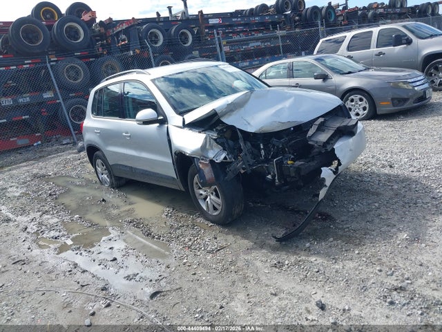 Salvage Volkswagen Tiguan Image