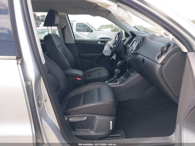 Volkswagen Tiguan S