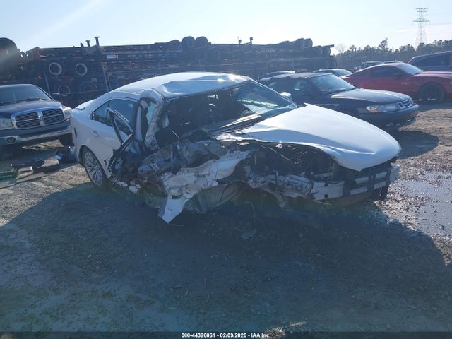 Salvage Ford Taurus Image
