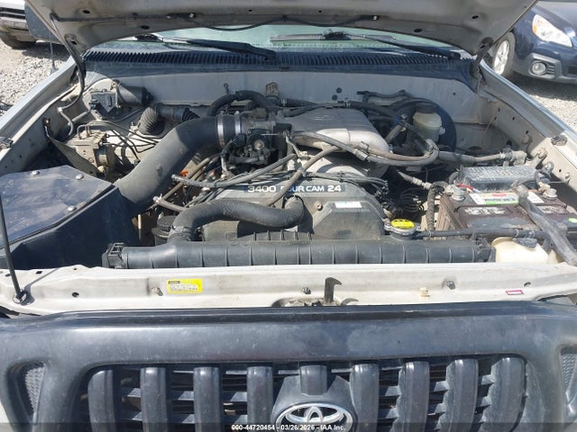 Toyota Tacoma Base V6