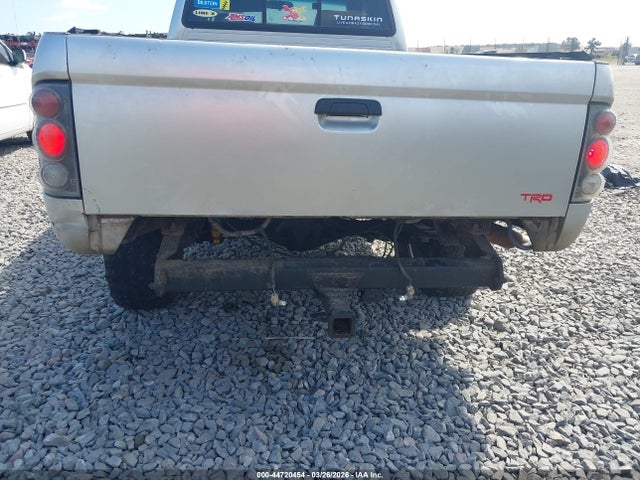 Toyota Tacoma Base V6