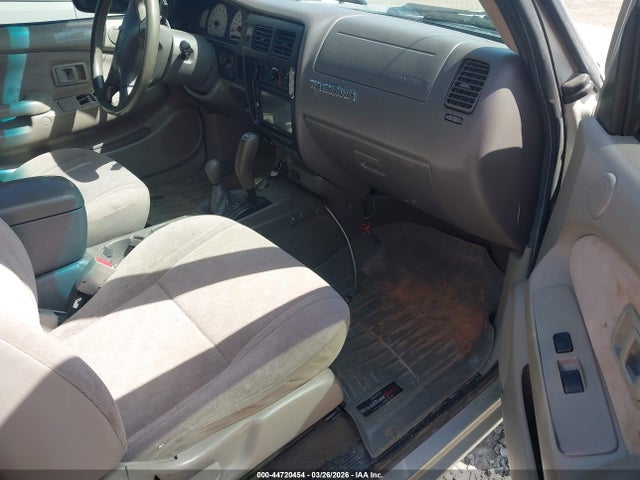 Toyota Tacoma Base V6