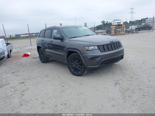 Salvage Jeep Grand Cherokee Image