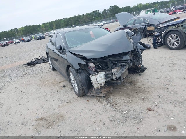 Salvage Toyota Camry Image
