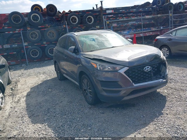 Salvage Hyundai TUCSON Image