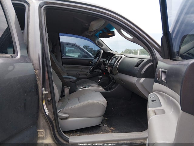 Toyota Tacoma Base V6
