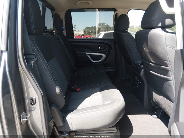 Nissan Titan Sv