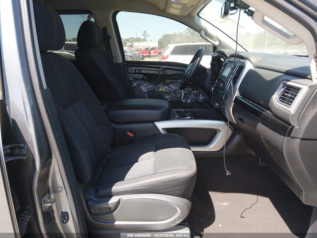 Nissan Titan Sv