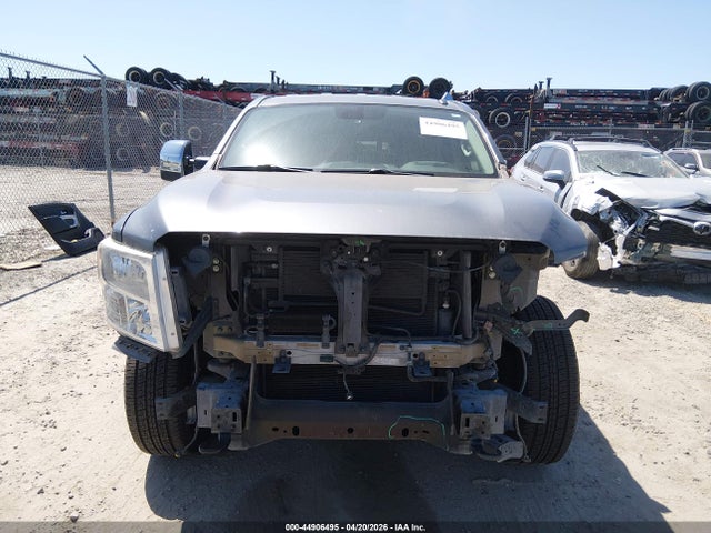 Nissan Titan Sv