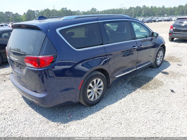 Chrysler Pacifica Touring L