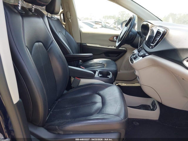 Chrysler Pacifica Touring L