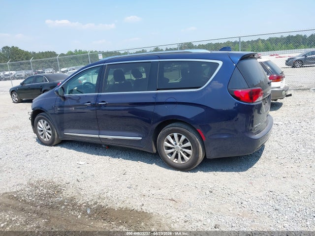 Chrysler Pacifica Touring L