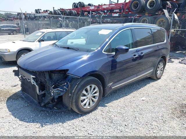 Chrysler Pacifica Touring L