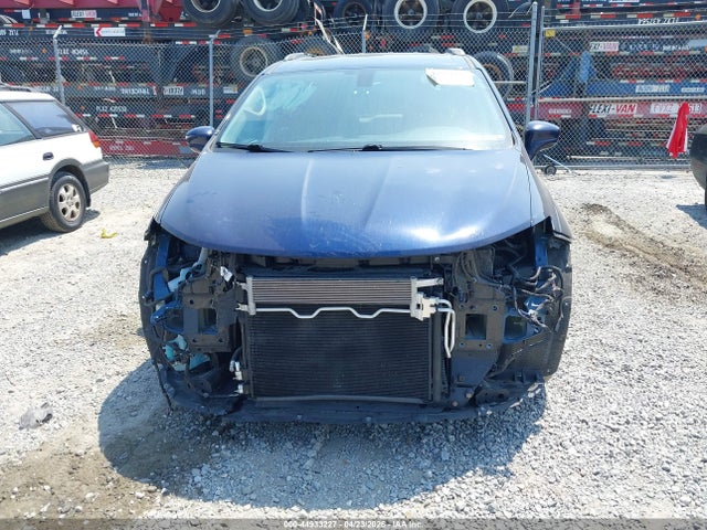 Chrysler Pacifica Touring L